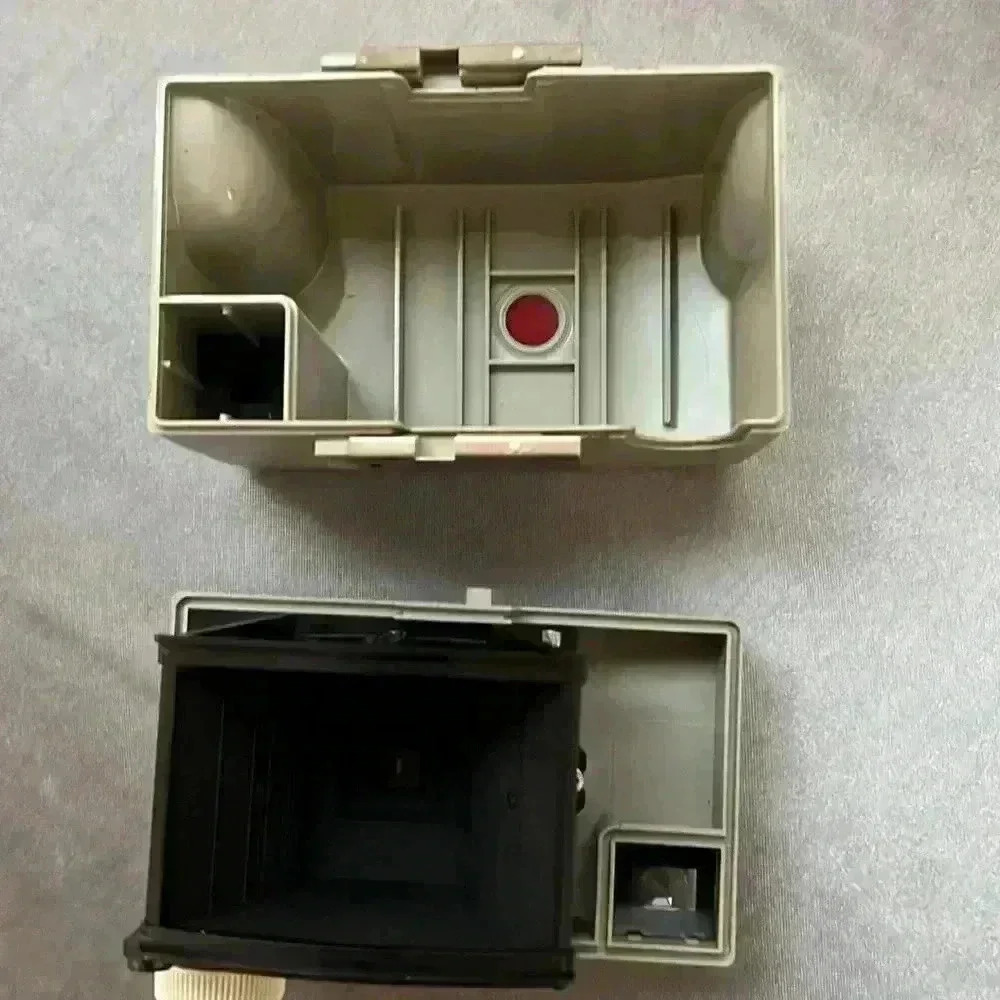 Kodak Brownie Vecta Camera - Picture 7 of 9